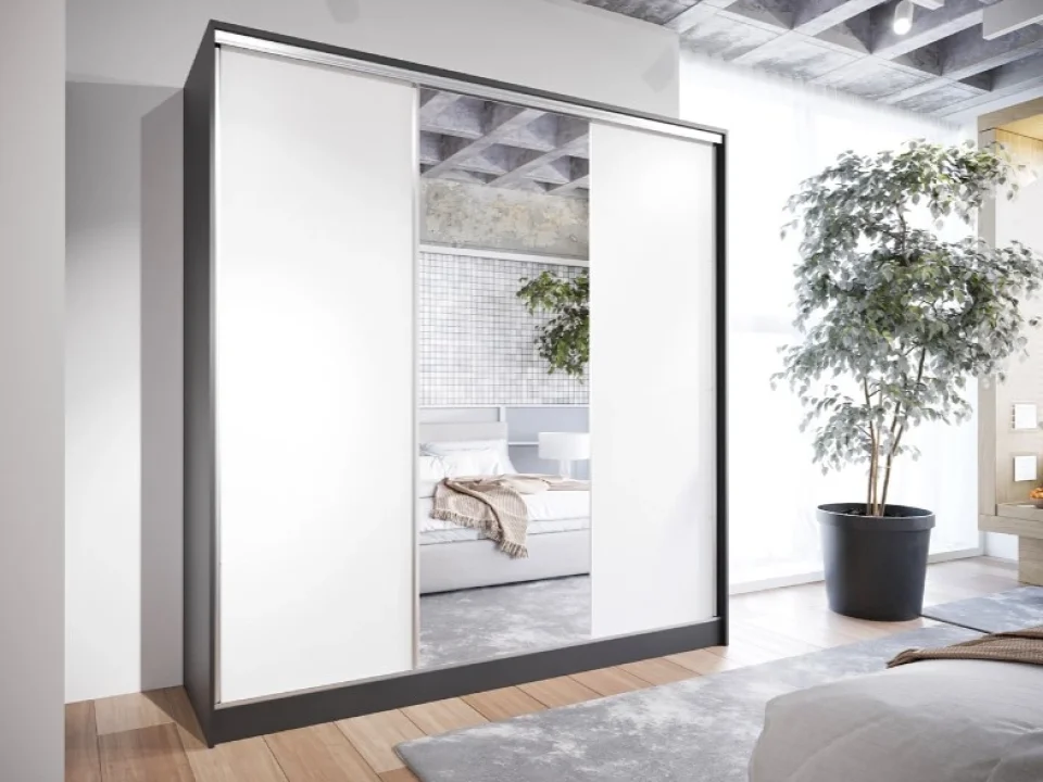 Interior Inspiration: Mirrored Wardrobes and Sliding Drawers