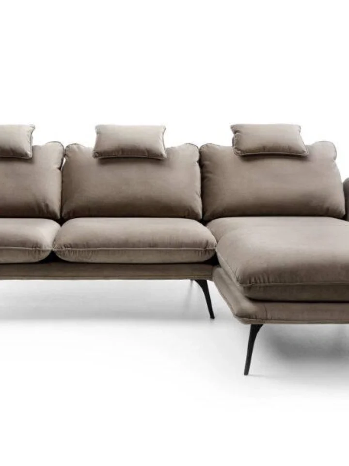 Velvet, Leather, or Fabric? A Guide to Choosing the Best Polish Sofa UK
