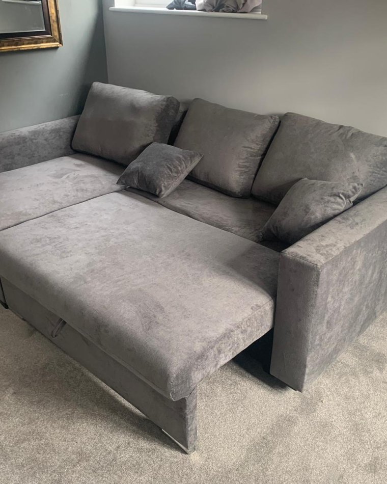 Why Pull-Out Sofa Beds Are Perfect for Small Spaces