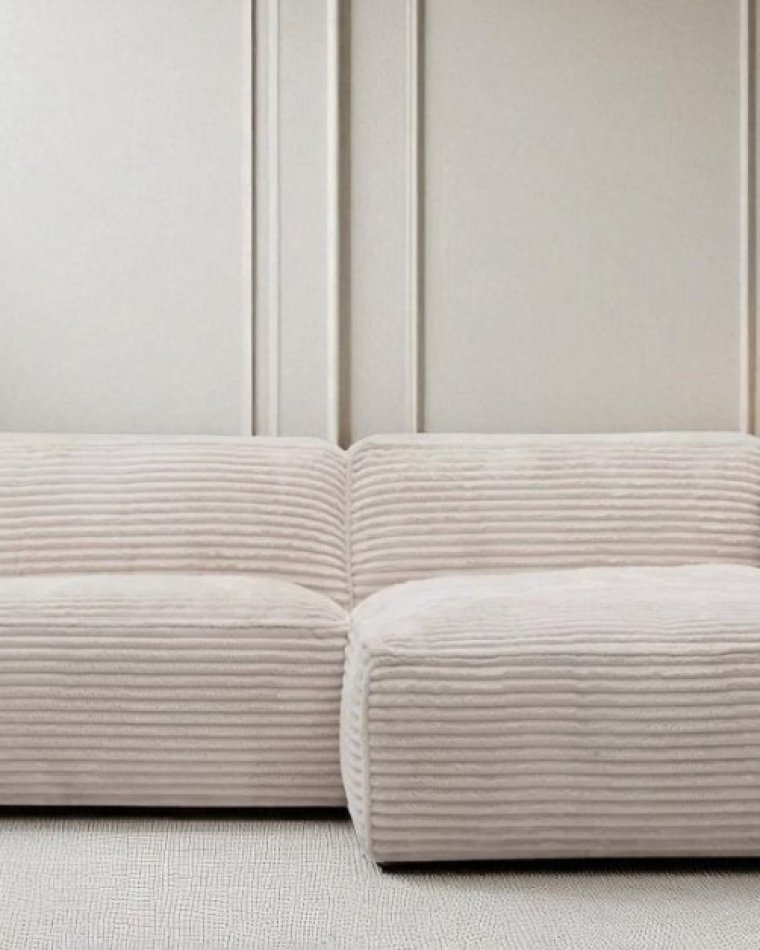 Discover the quiet power of beige in your living room