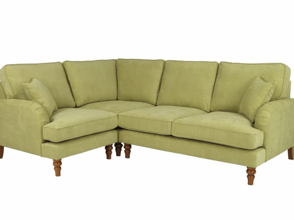 How to mix vintage furniture with new decor