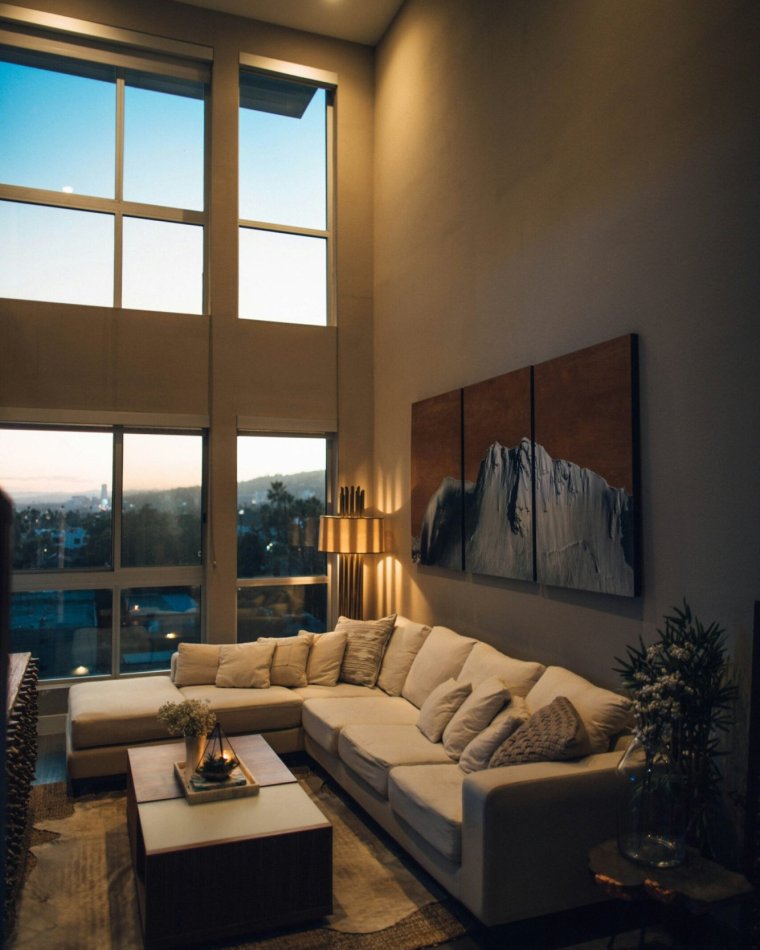 How to Arrange a Living Room and Dining Room: Planning a Functional Division of Space