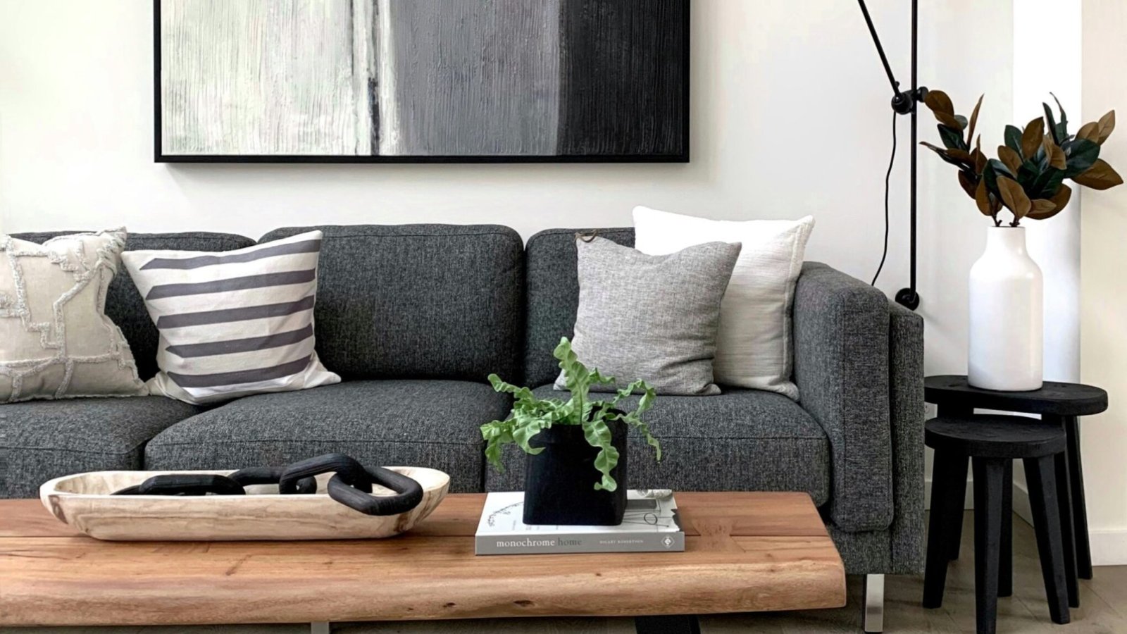 How to Arrange a Living Room with a Kitchenette? Tips and Advice